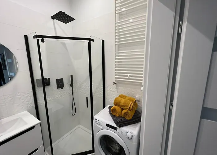 Miodowy W Hanza Tower -sauna&pool שצ'צ'ין